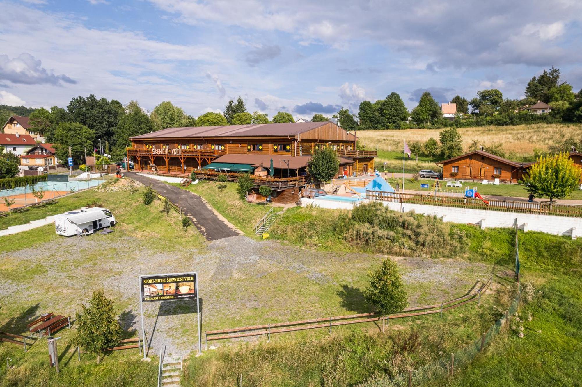 Sport-Hotel Sibenicni Vrch Mnichovice Extérieur photo